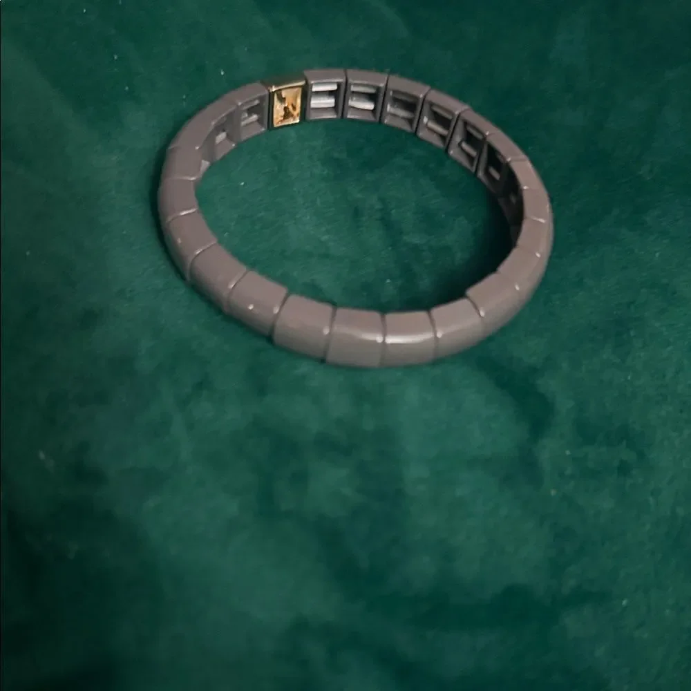 Gray Stretch Enamel Beaded Bracelet - LIKE NEW - Gray & Gold